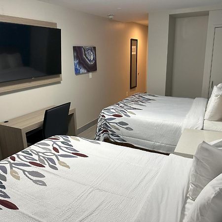 Red Roof Plus Brooklyn - Flatbush Ave New York Ngoại thất bức ảnh