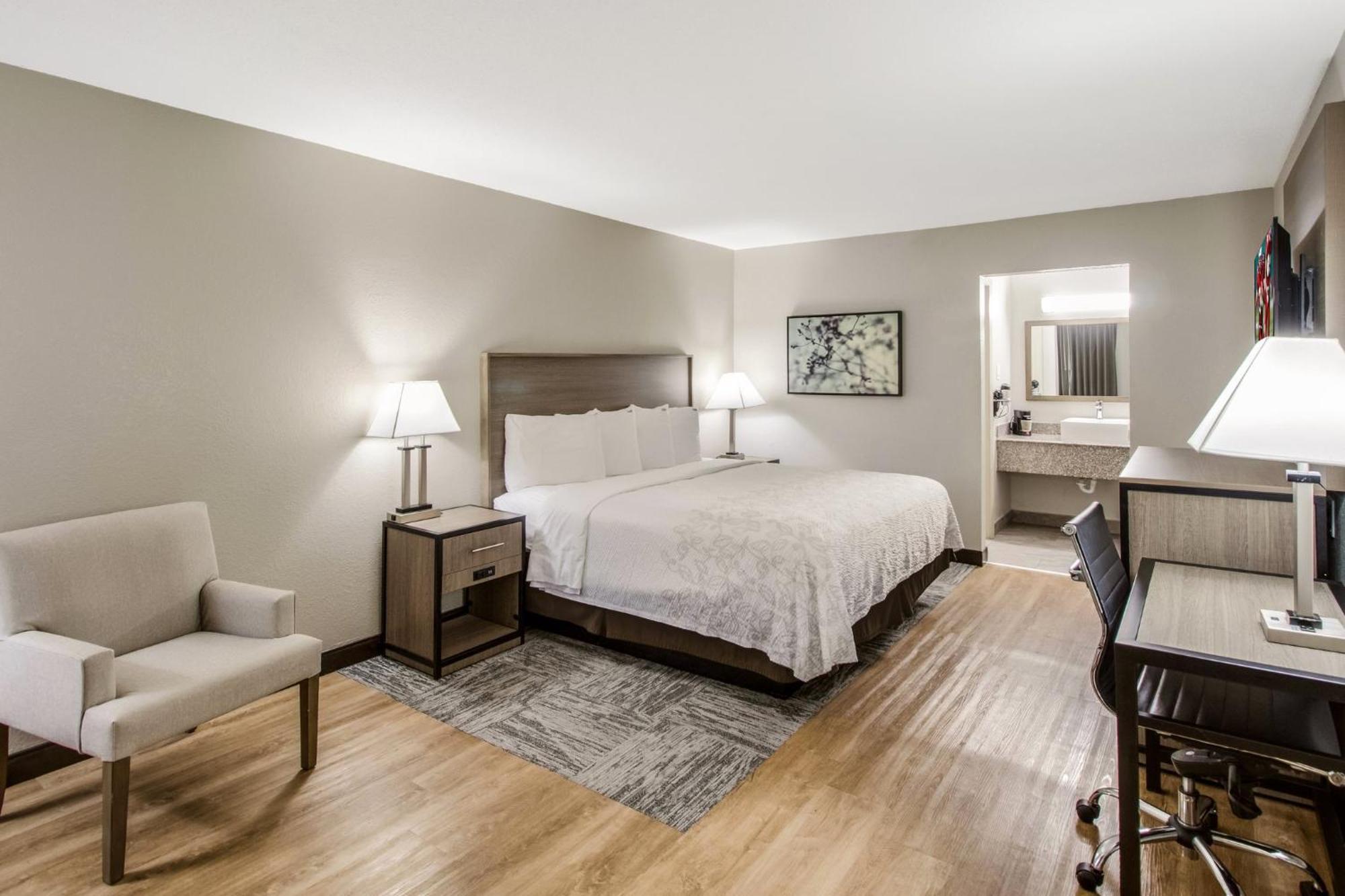 Red Roof Plus Brooklyn - Flatbush Ave New York Ngoại thất bức ảnh