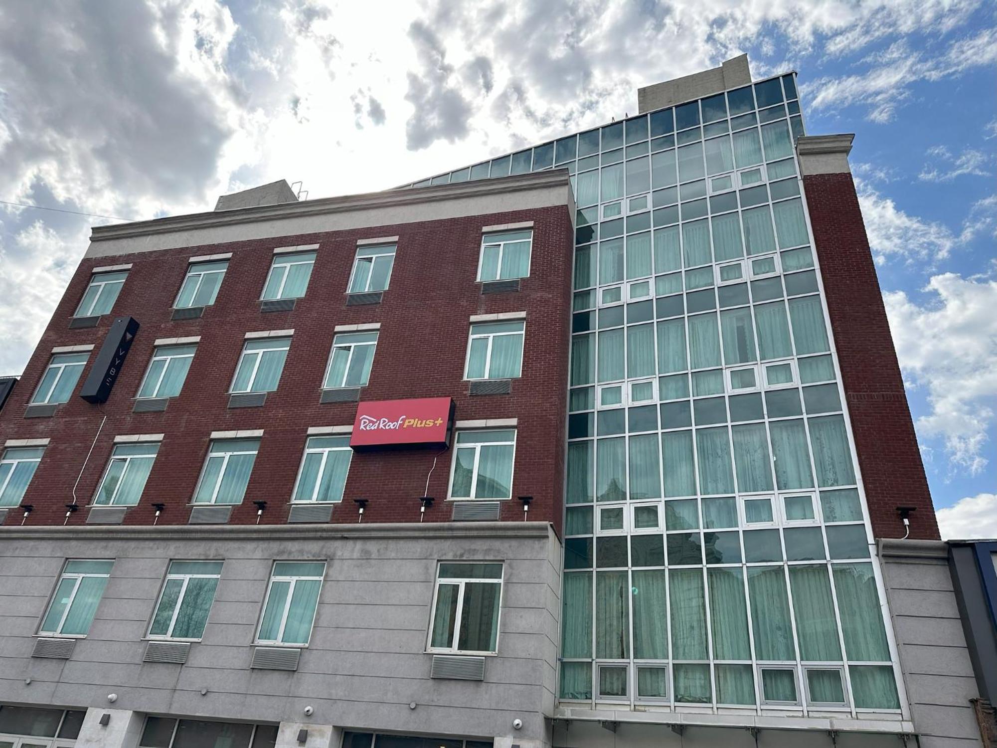 Red Roof Plus Brooklyn - Flatbush Ave New York Ngoại thất bức ảnh